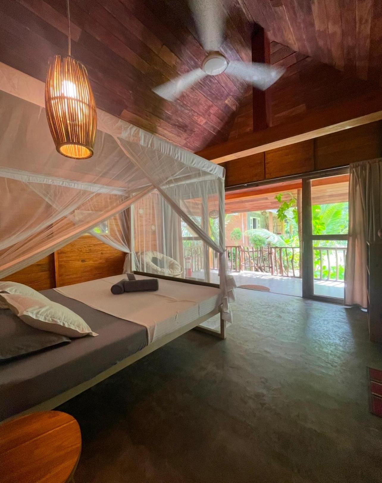 Into The Blue - Yoga Included & Walk To 3 Beaches Tangalle Exterior foto